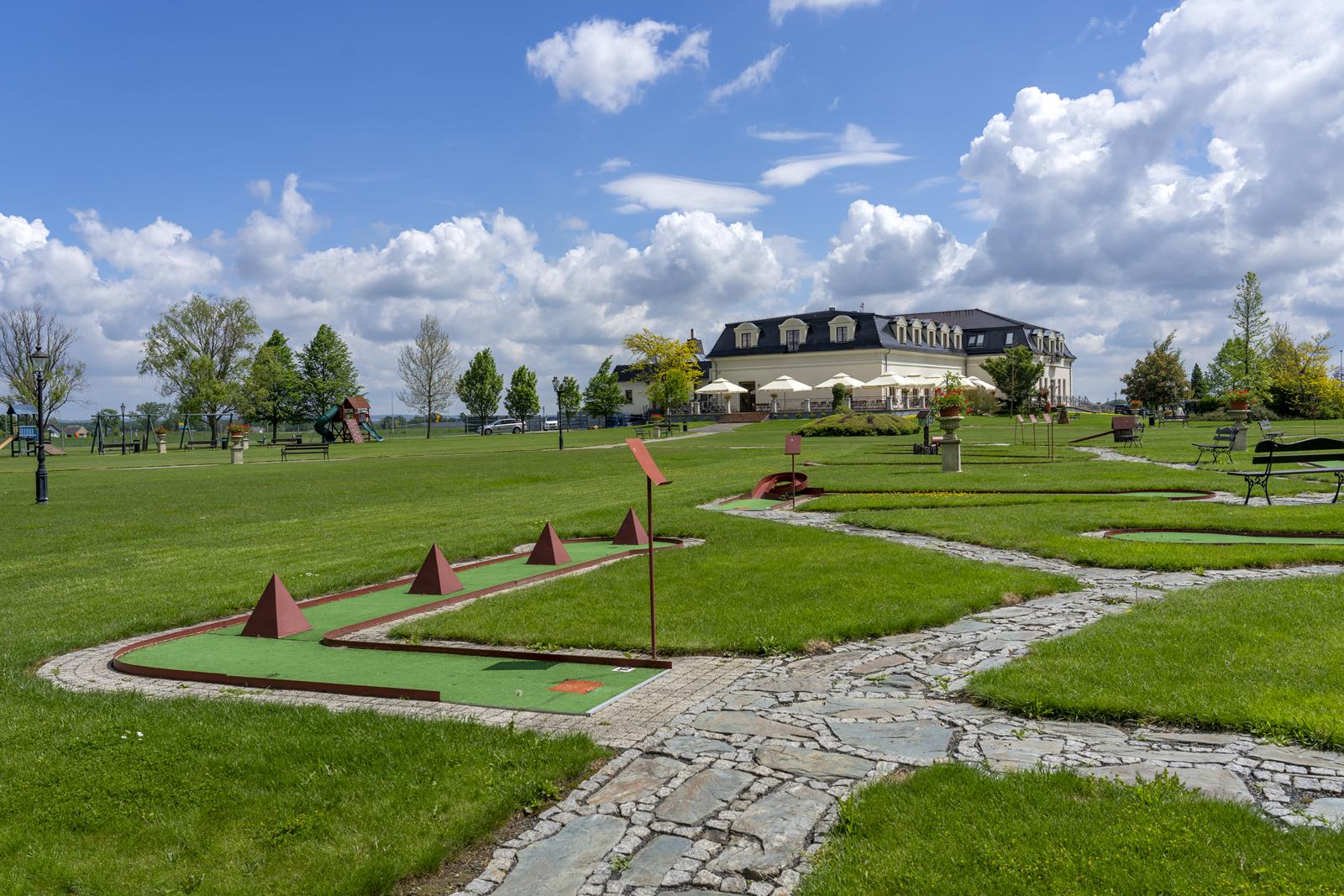 Mini Golf Dworek Komorno
